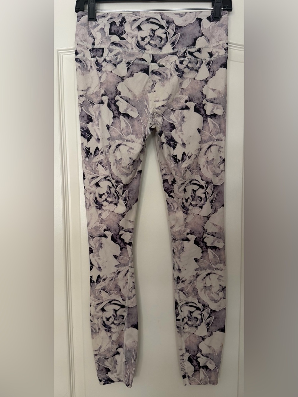 Lululemon Floral Print Leggings Lavender Gray 25”